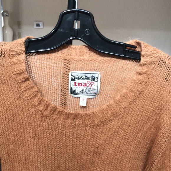 ARITZIA TNA LADIES MOHAIR SWEATER. - Picture 2 of 6